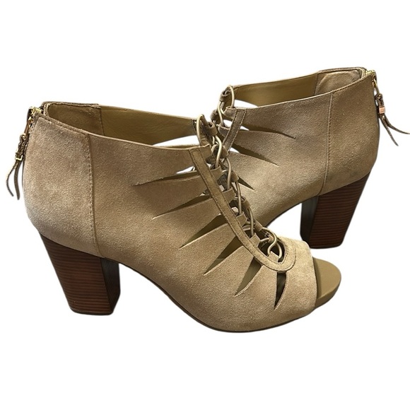 MICHAEL Michael Kors Elsie Cutout Lace-Up Suede Bootie Size 9.5 - Picture 1 of 16